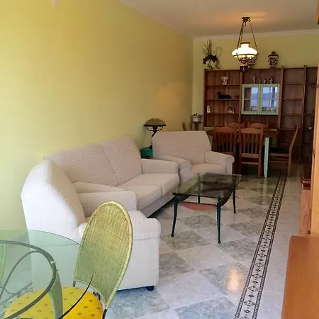 Beach Apartment *